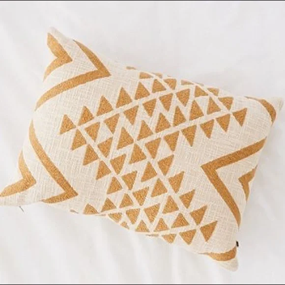 💛🖤 UO Throw Pillow Cover - Picture 5 of 5